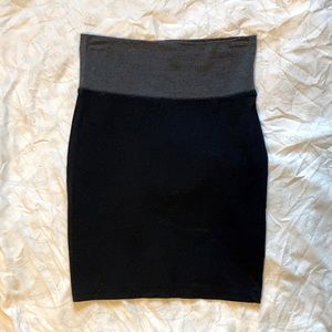 FOREVER 21 *5 for $15* mini skirt XS